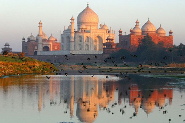 ratia to agra cabs